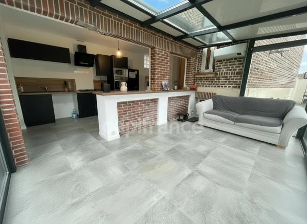 Maison à vendre 3 chambres et jardin.