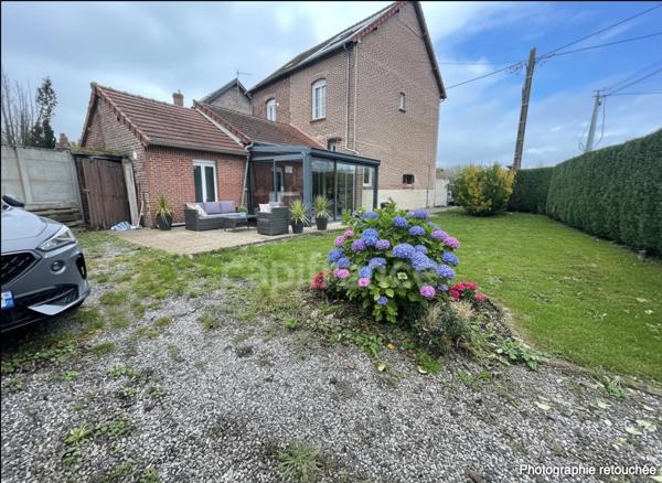 Maison à vendre 3 chambres et jardin.