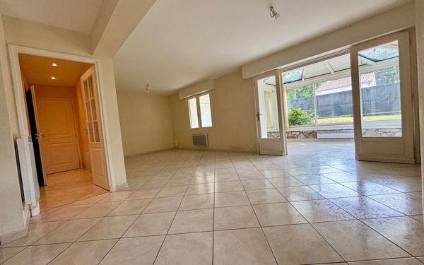 Maison à vendre    10 pièces •  Royan