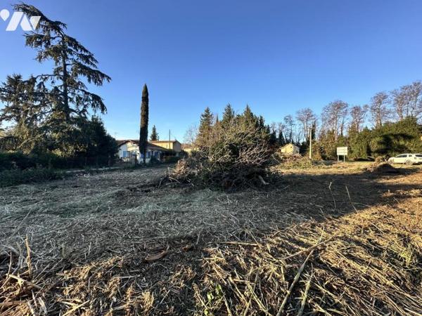 Terrains à bâtir à quelques minutes du village, plats et viabilisé dans quartier tranquille