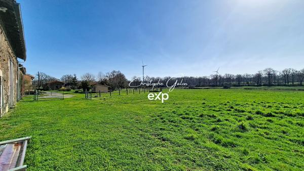 PROPRIÉTÉ DE CARACTÈRE SUR PLUS DE 2,5 HECTARES – ENVIRONNEMENT PRIVILÉGIÉ