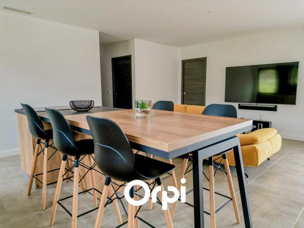 Maison à vendre    4 pièces •  Le Beausset