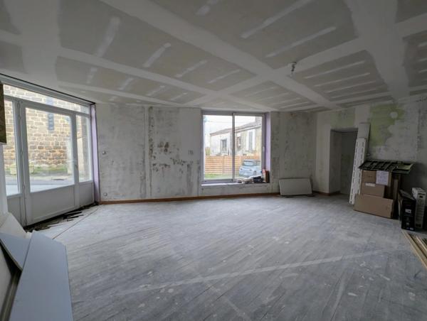 Maison à vendre 82 m² - GEAY (79)