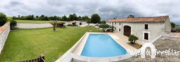 Vente Longère rénovée - 380m² - 9 pièces - Piscine et grand jardin - Proche de COGNAC (Charente)
