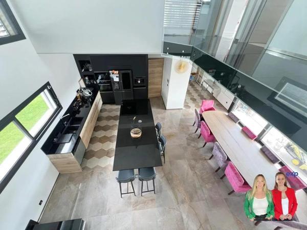 Maison contemporaine avec piscine & spa – 7 pièces