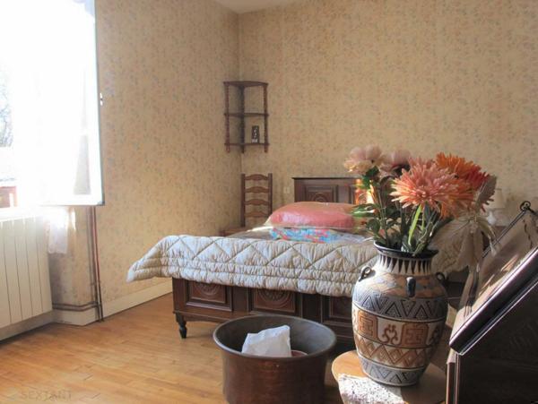 CHARENTAISE DU 19EME DE 166M² - 6 PIECES - DÉPENDANCES DE 600m²