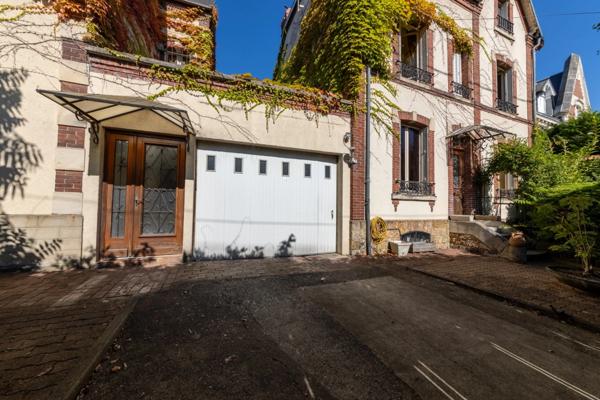 Propriété Ensemble Immobilier à vendre 11 pièces MANTES LA JOLIE (78) - garage - jardin 1000 m² - dépendance