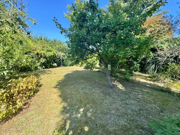 Propriété Ensemble Immobilier à vendre 11 pièces MANTES LA JOLIE (78) - garage - jardin 1000 m² - dépendance