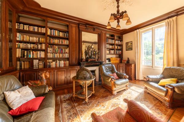 Propriété Ensemble Immobilier à vendre 11 pièces MANTES LA JOLIE (78) - garage - jardin 1000 m² - dépendance