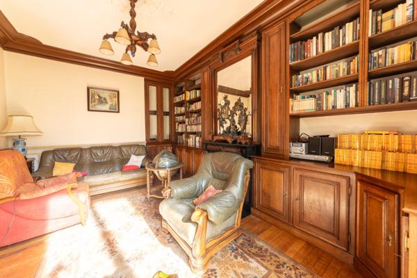 Propriété Ensemble Immobilier à vendre 11 pièces MANTES LA JOLIE (78) - garage - jardin 1000 m² - dépendance