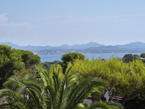 SAINT-AYGULF T3 VUE MER TERRASSE GARAGE ET CAVE