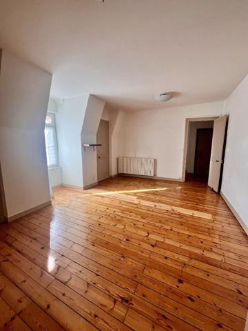 Type V avec PARKING -  Situé en hyper centre de Poitiers