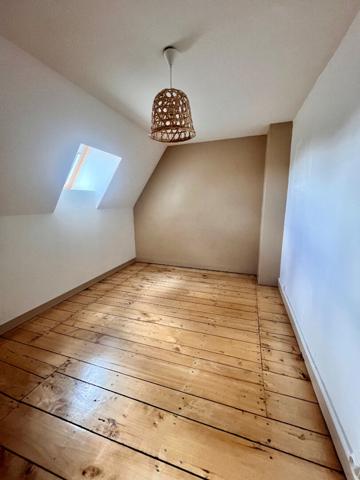 Type V avec PARKING -  Situé en hyper centre de Poitiers