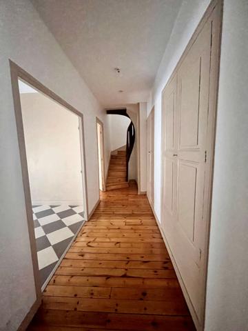 Type V avec PARKING -  Situé en hyper centre de Poitiers