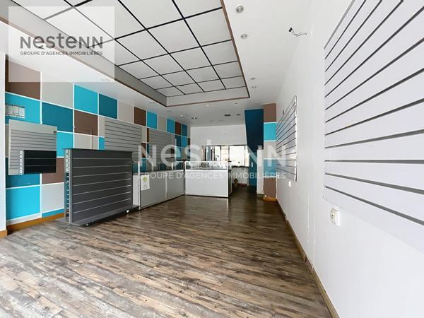 Immeuble mixte comprenant 1 appartement de 95 m2 + 1 local commercial à CALAIS - Rentabilité 9%