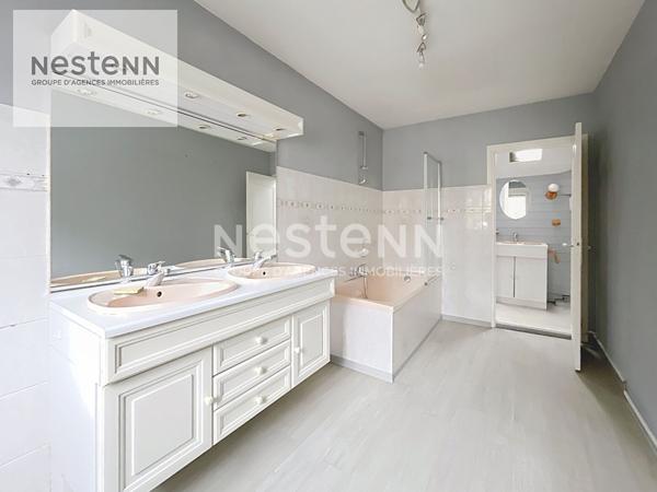 Immeuble mixte comprenant 1 appartement de 95 m2 + 1 local commercial à CALAIS - Rentabilité 9%