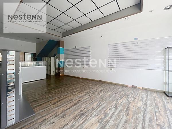 Immeuble mixte comprenant 1 appartement de 95 m2 + 1 local commercial à CALAIS - Rentabilité 9%