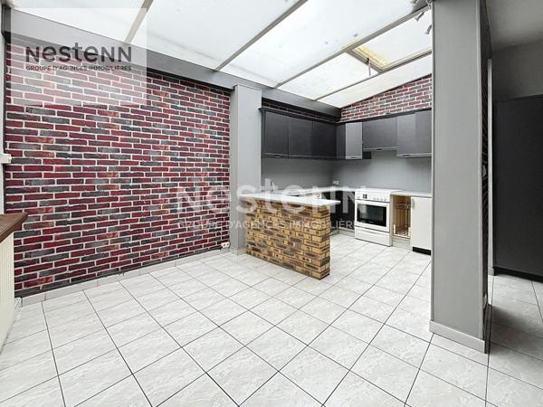 Immeuble mixte comprenant 1 appartement de 95 m2 + 1 local commercial à CALAIS - Rentabilité 9%