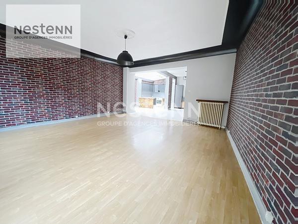 Immeuble mixte comprenant 1 appartement de 95 m2 + 1 local commercial à CALAIS - Rentabilité 9%