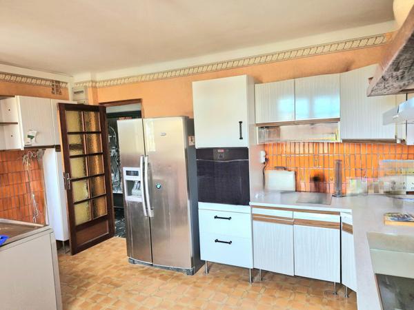 Appartement à SANARY-SUR-MER, 83110 - 6 pièces 144m²