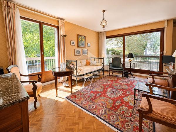 Appartement T3 - balcon sur parc -stationnement privatif - ascenseur