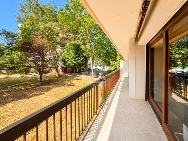 Appartement T3 - balcon sur parc -stationnement privatif - ascenseur