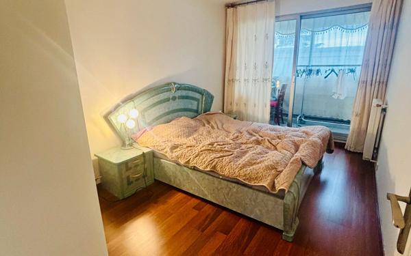 Appartement à vendre    5 pièces • 104 m2 La Courneuve