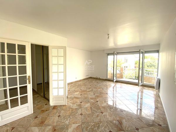 Appartement Nanterre 5 pièce(s) 94 m2 au sol 474 000 € **  - Référence  15556