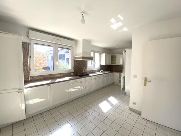 Appartement Nanterre 5 pièce(s) 94 m2 au sol 474 000 € **  - Référence  15556