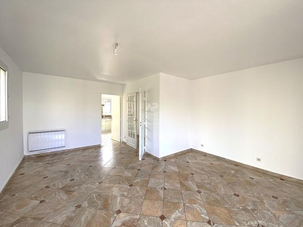 Appartement Nanterre 5 pièce(s) 94 m2 au sol 474 000 € **  - Référence  15556