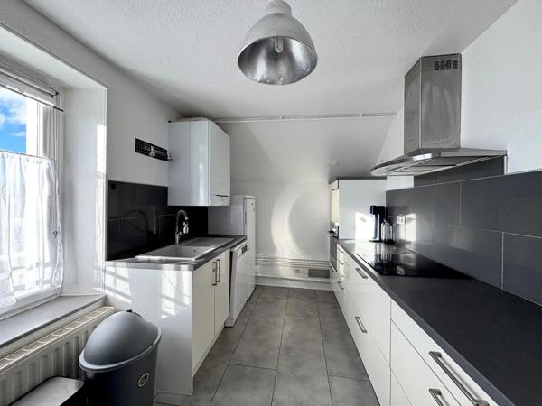 Appartement à louer 5 pièces 105.99m²