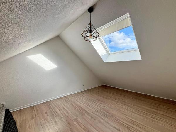 Appartement à louer 5 pièces 105.99m²