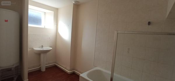 Appartement à louer à Langres en Haute-Marne (52200), ref : 020/689