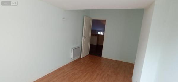 Appartement à louer à Langres en Haute-Marne (52200), ref : 020/689