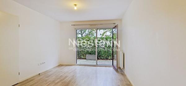 À LOUER , Bois d'Arcy - Croix Bonnet , Appartement 2 pièces de 39 m² avec terrasse et parking s/sol