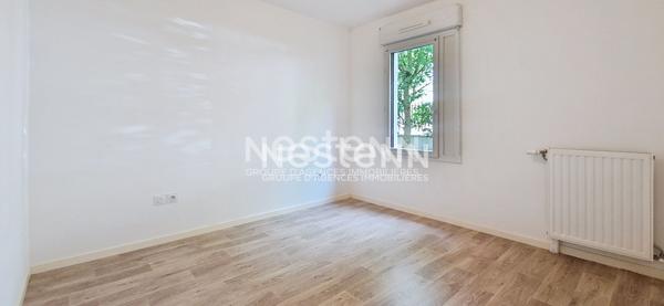 À LOUER , Bois d'Arcy - Croix Bonnet , Appartement 2 pièces de 39 m² avec terrasse et parking s/sol