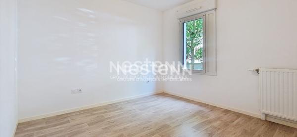 À LOUER , Bois d'Arcy - Croix Bonnet , Appartement 2 pièces de 39 m² avec terrasse et parking s/sol