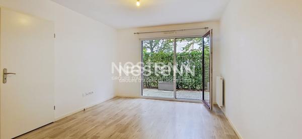 À LOUER , Bois d'Arcy - Croix Bonnet , Appartement 2 pièces de 39 m² avec terrasse et parking s/sol