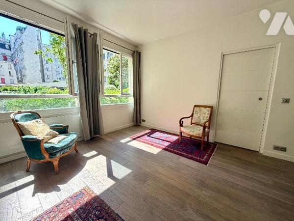 PARIS 7ᵉ – Gros-Caillou – 15 Avenue Franco-Russe - Grand deux-pièces 58,5m²
