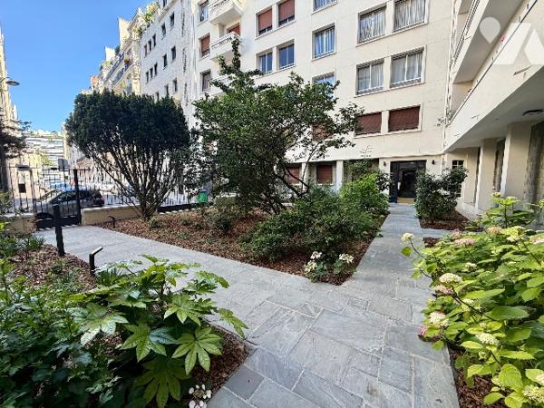 PARIS 7ᵉ – Gros-Caillou – 15 Avenue Franco-Russe - Grand deux-pièces 58,5m²