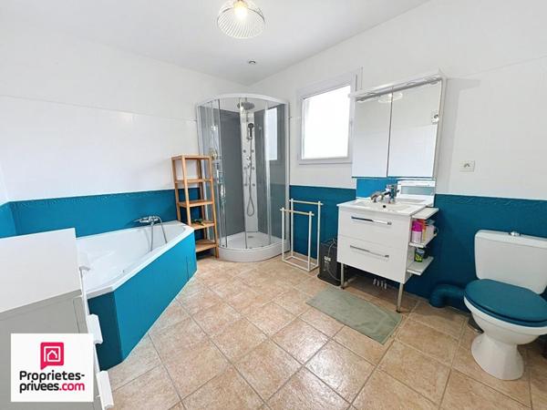 RIANS  VILLA T4 AVEC PISCINE ET ACCÈS AU VILLAGE À PIED