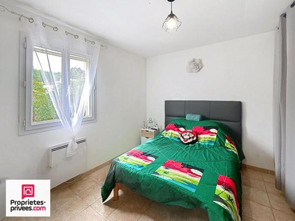 RIANS  VILLA T4 AVEC PISCINE ET ACCÈS AU VILLAGE À PIED