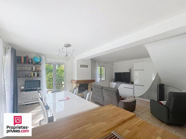 RIANS  VILLA T4 AVEC PISCINE ET ACCÈS AU VILLAGE À PIED