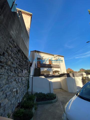 Alès, proche centre-ville maison avec deux appartements.