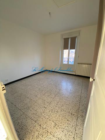 Alès, proche centre-ville maison avec deux appartements.