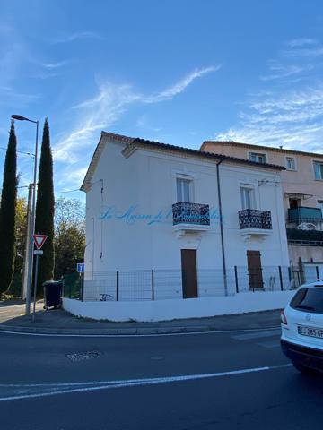 Alès, proche centre-ville maison avec deux appartements.