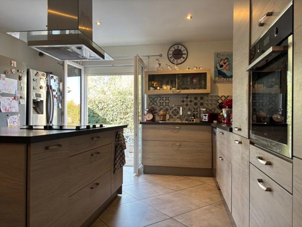 GIGEAN(34), À VENDRE MAISON PLAIN-PIED P5, SURFACE TOTALE 167 m2, TERRAIN 767 m2, T2 INDÉPENDANT, PISCINE, GARAGE