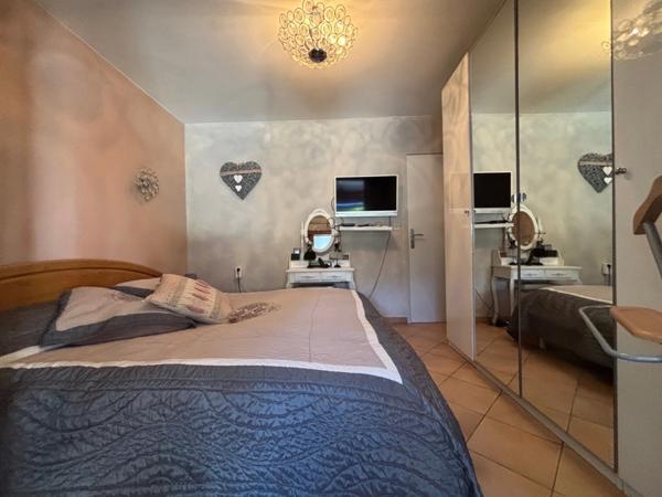 GIGEAN(34), À VENDRE MAISON PLAIN-PIED P5, SURFACE TOTALE 167 m2, TERRAIN 767 m2, T2 INDÉPENDANT, PISCINE, GARAGE