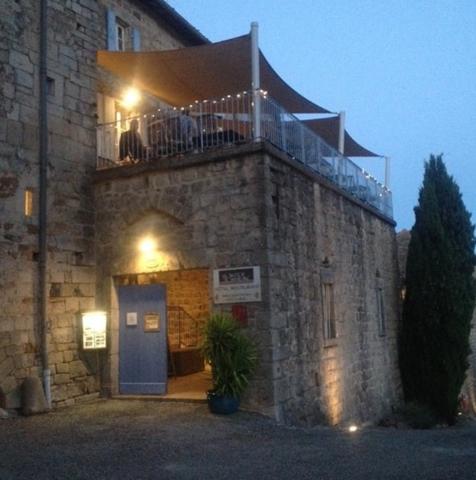 Dpt Ardèche (07), à vendre proche de VALLON PONT D'ARC Murs d'un Hôtel Restaurant