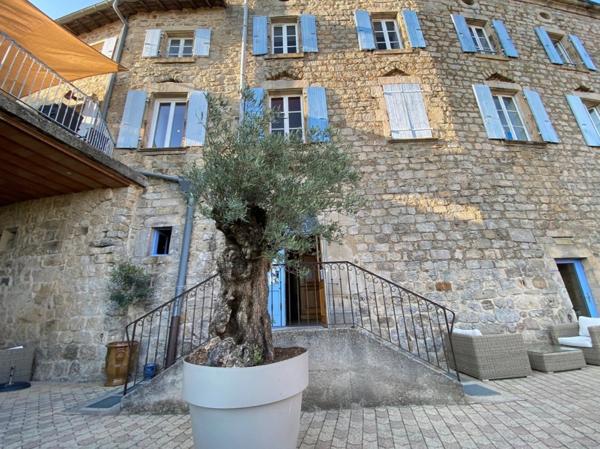 Dpt Ardèche (07), à vendre proche de VALLON PONT D'ARC Murs d'un Hôtel Restaurant